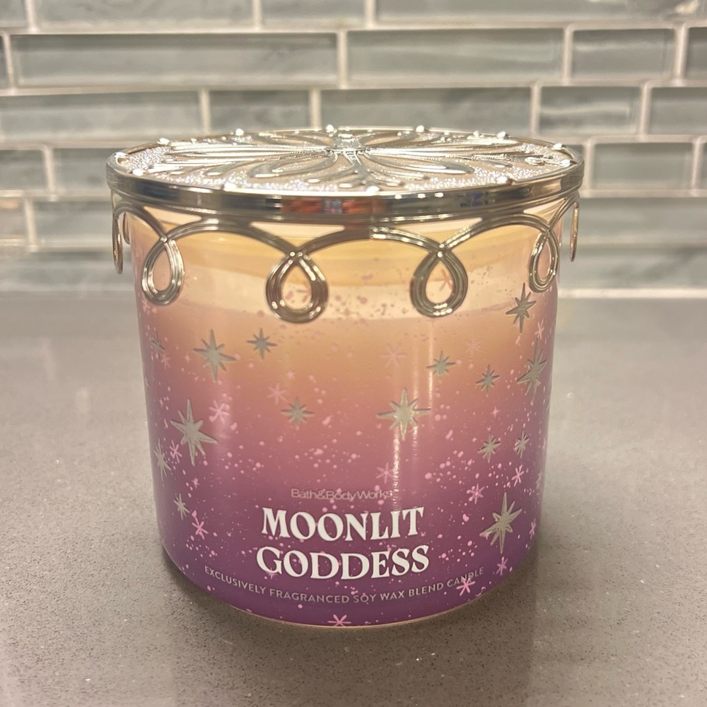 Bath & Body Works Moonlit Goddess Candle